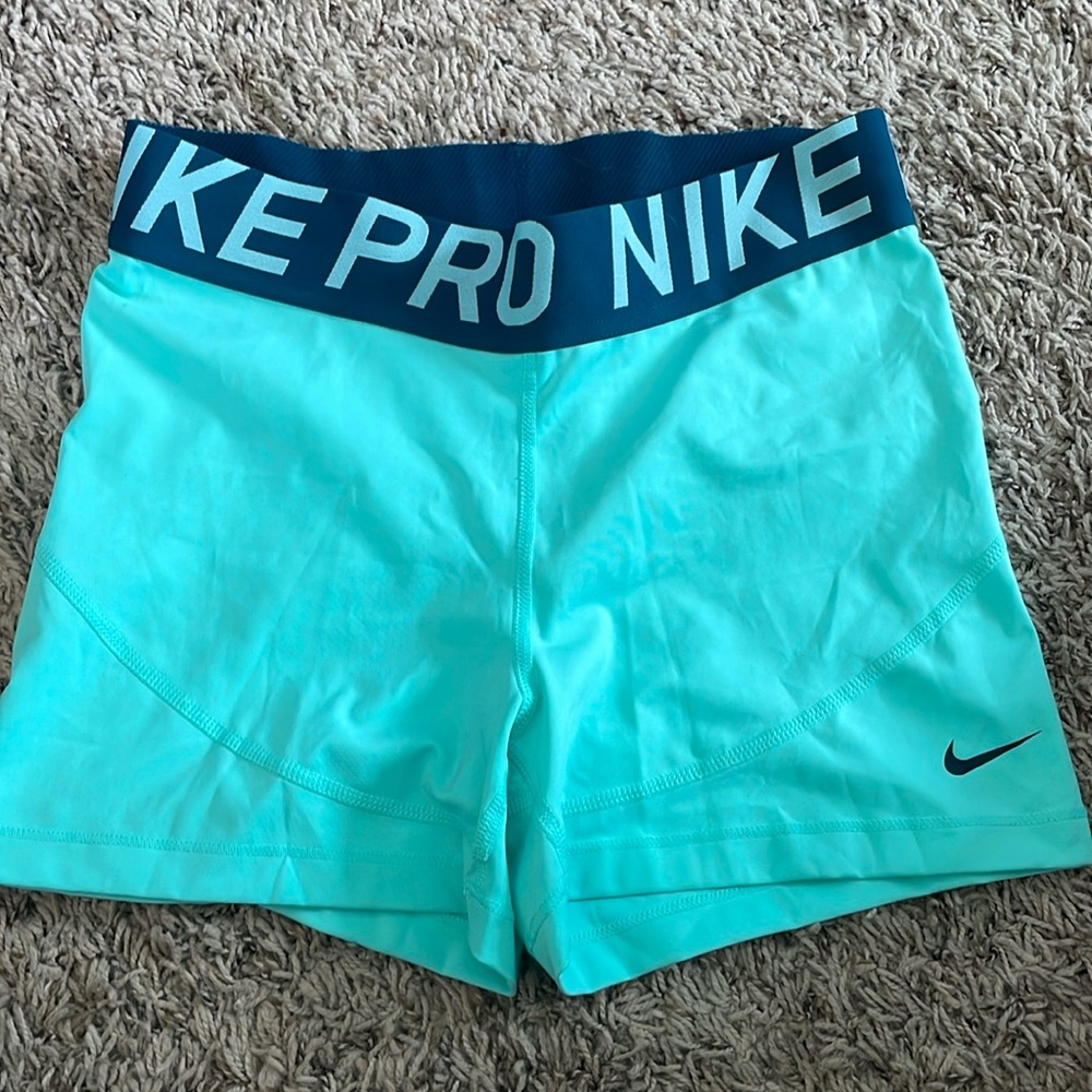 Nike pro’s